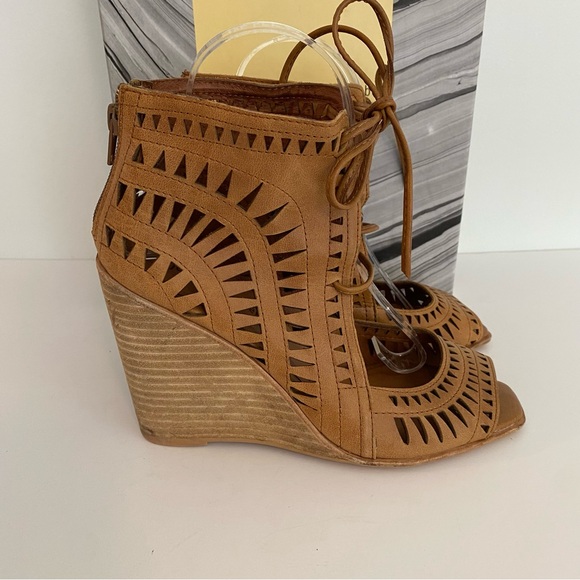 Jeffrey Campbell Rodillo Hi wedge sandal in tan with box - Picture 10 of 10